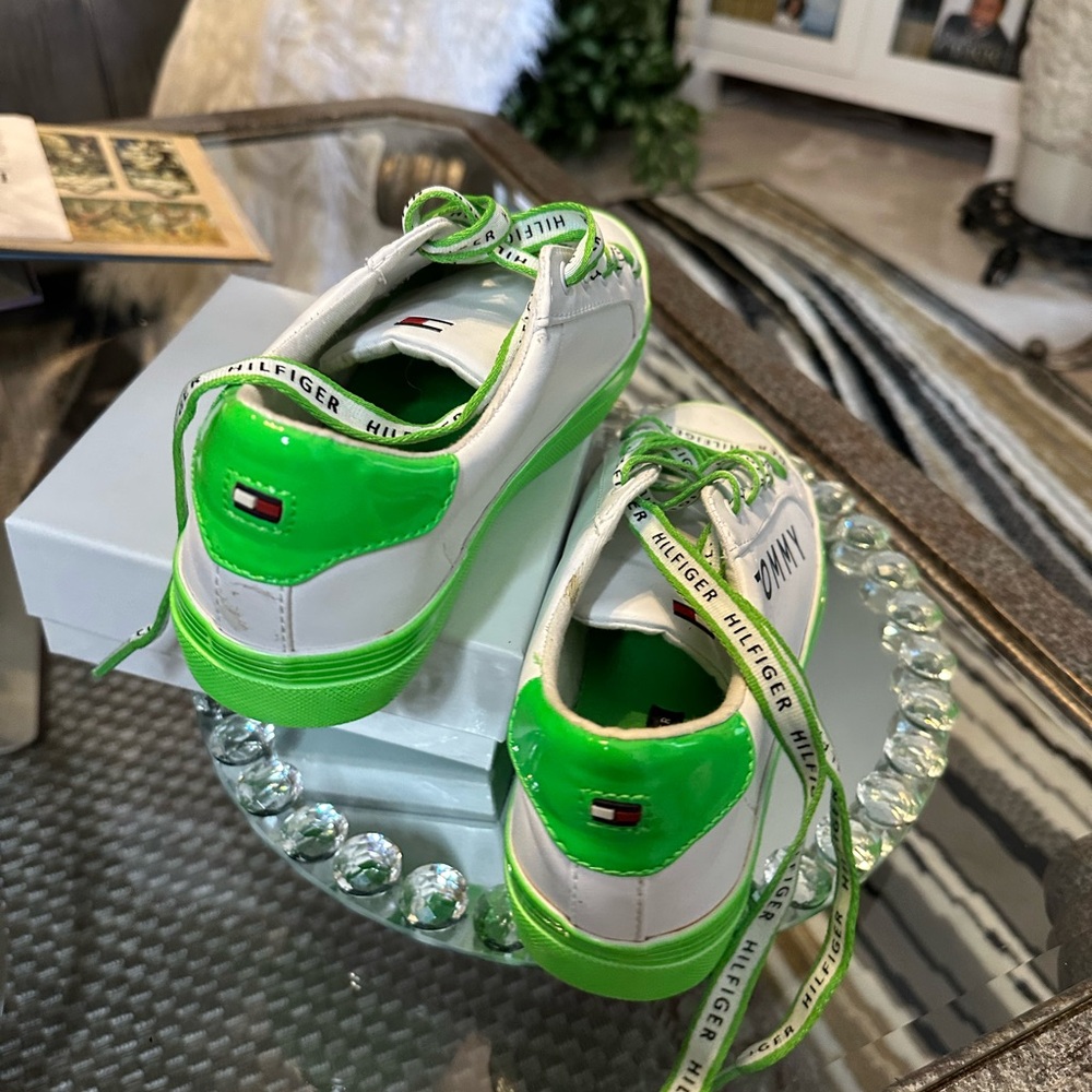 🔥🔥🔥Tommy Hilfiger White and Neon Green Sneakers🔥🔥🔥 - Picture 3 of 8